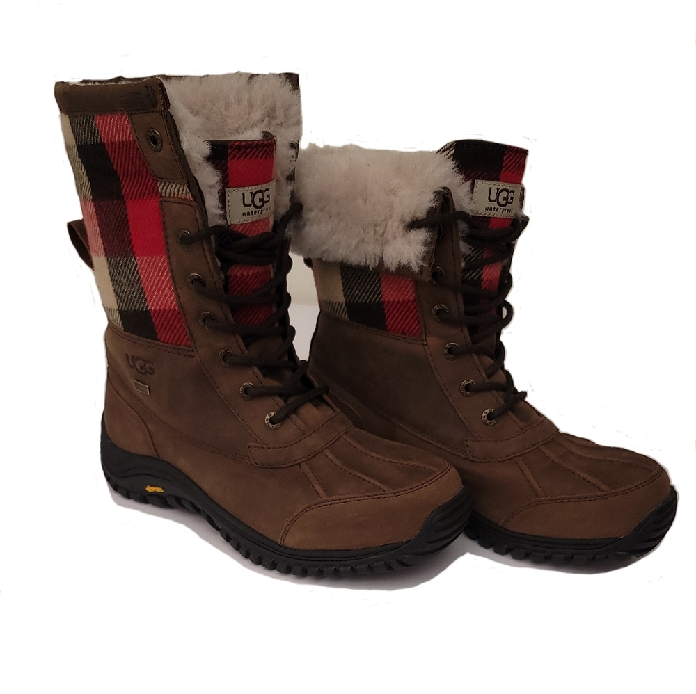 UGG NIB ADIRONDACK II PLAID BOOT